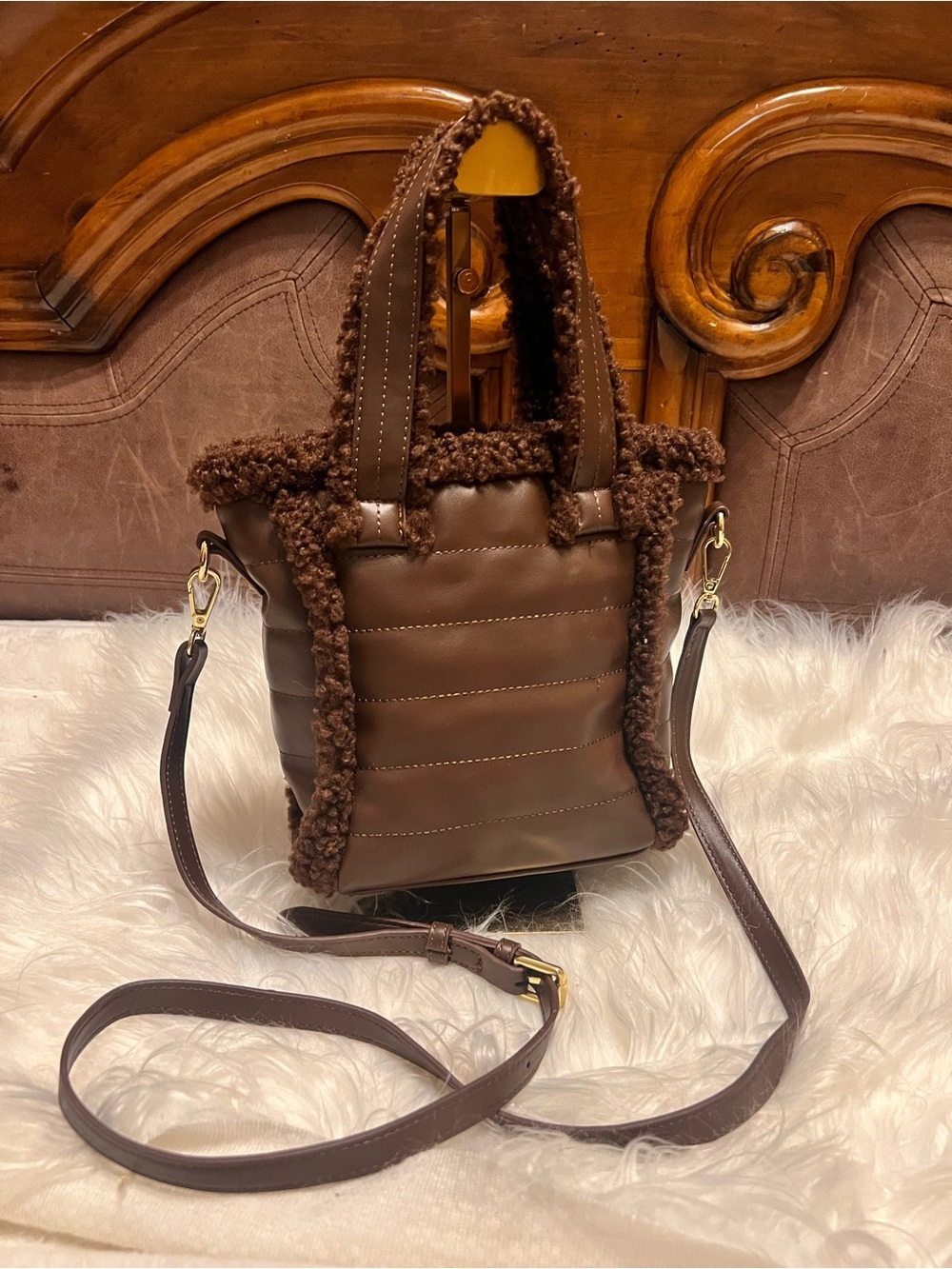 Aspen NWOT brown Sherpa Crossbody Bag - Picture 1 of 11
